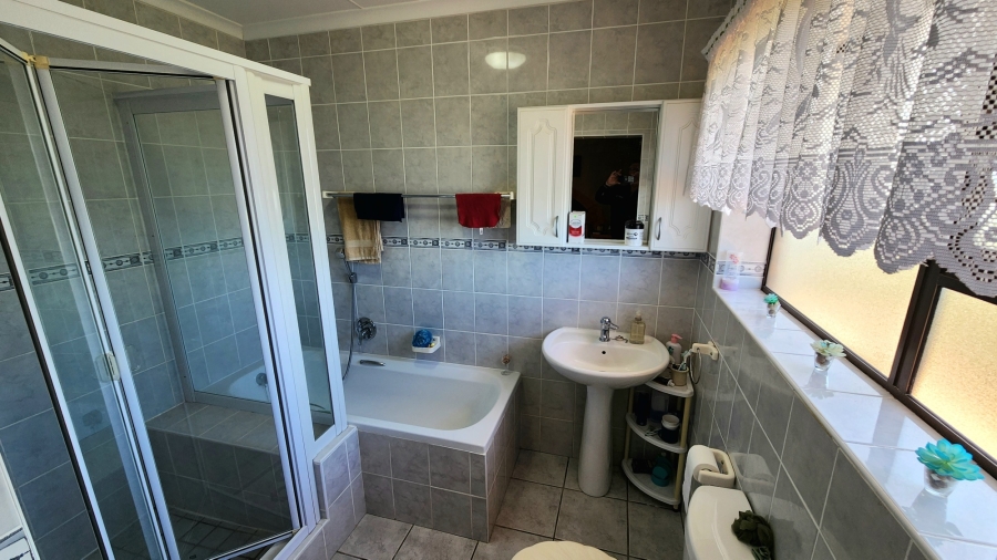 3 Bedroom Property for Sale in Hartenbos Central Western Cape